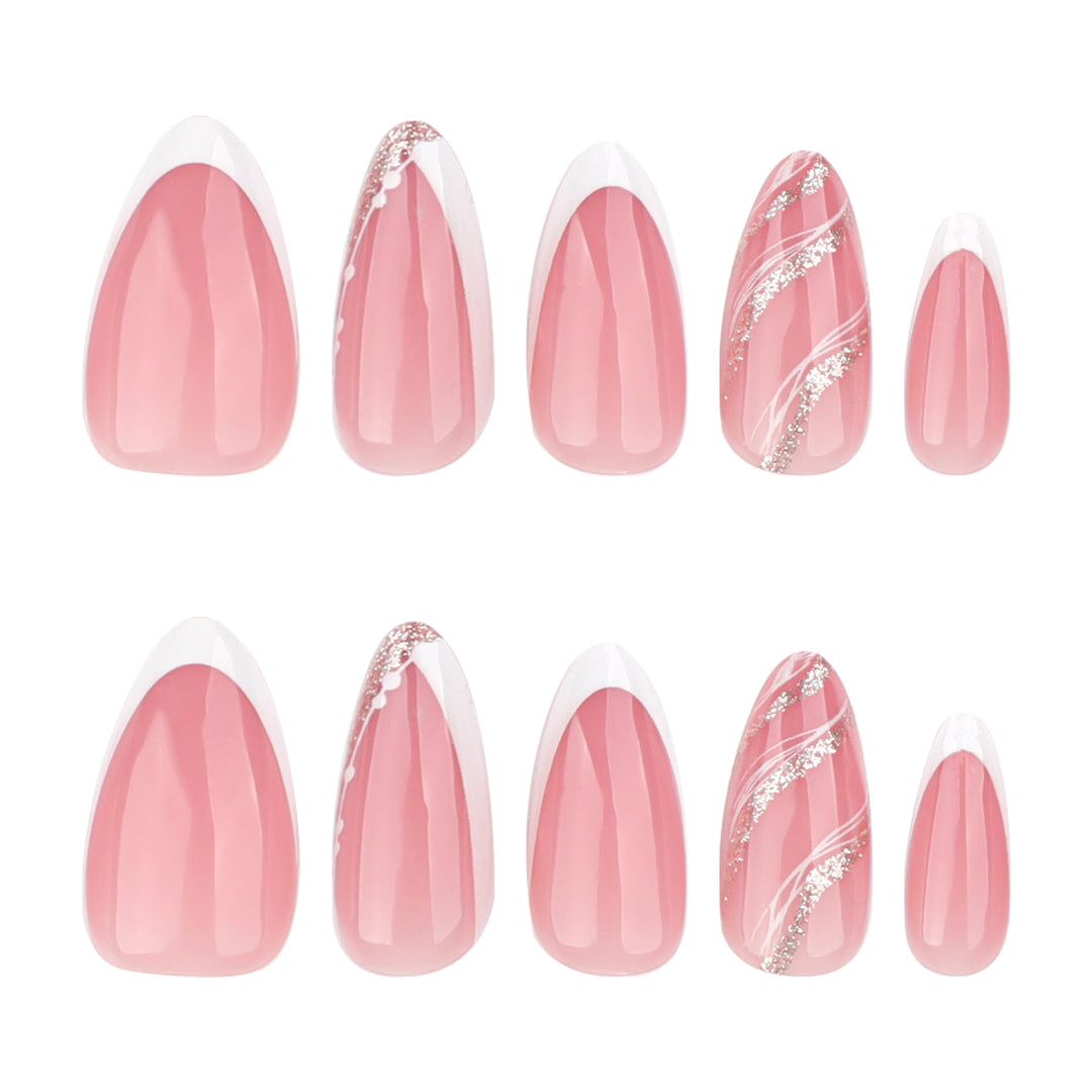 Elegante French-Tip Kunstnägel mit Glitzerakzenten Karnz