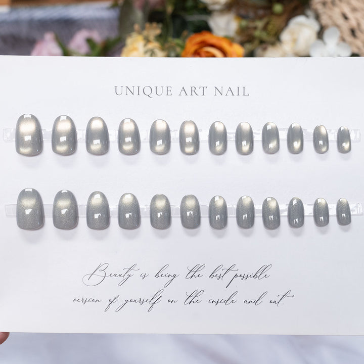 Glamouröse Press-On Nagelkunst
