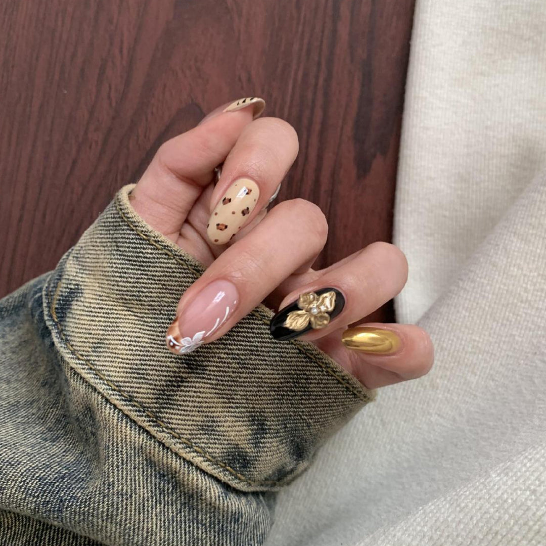 Kunstnägel mit Blumendesign Karnz