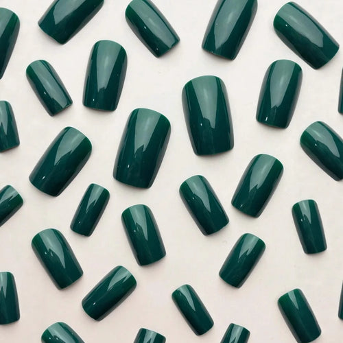 Hochwertiges Kunstnagelset mit glänzenden Finish Karnz