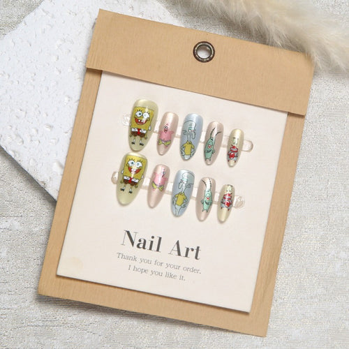 Kreatives Kunstnagelset mit wundervollen Cartoon-Motiven Karnz