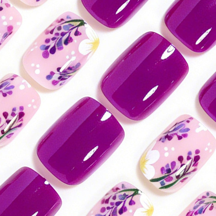 Florale Kunst Press-On Nail Set Karnz