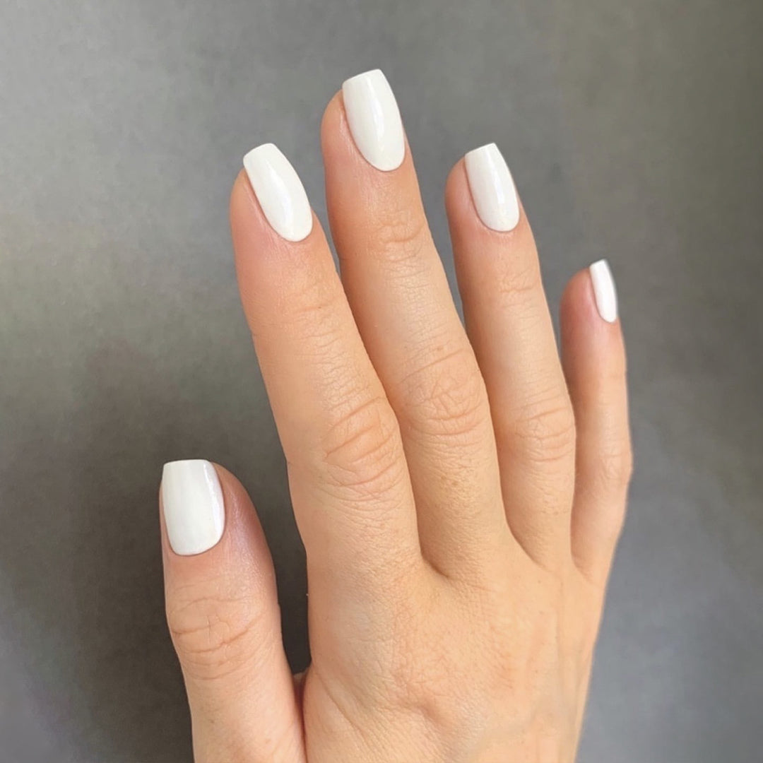 Glänzende Press-On-Nagelspitzen-Kollektion Karnz