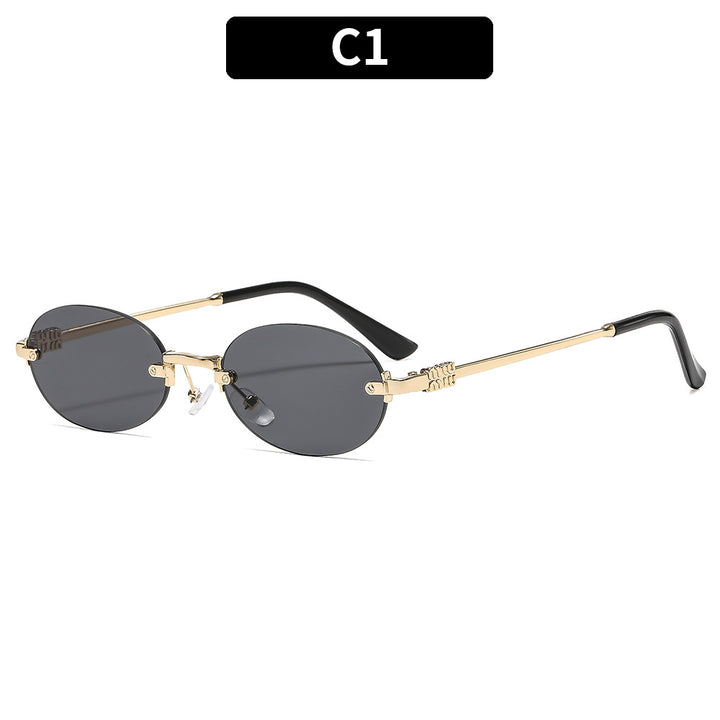 Elegante ovale Sonnenbrille mit luxuriösen Details
