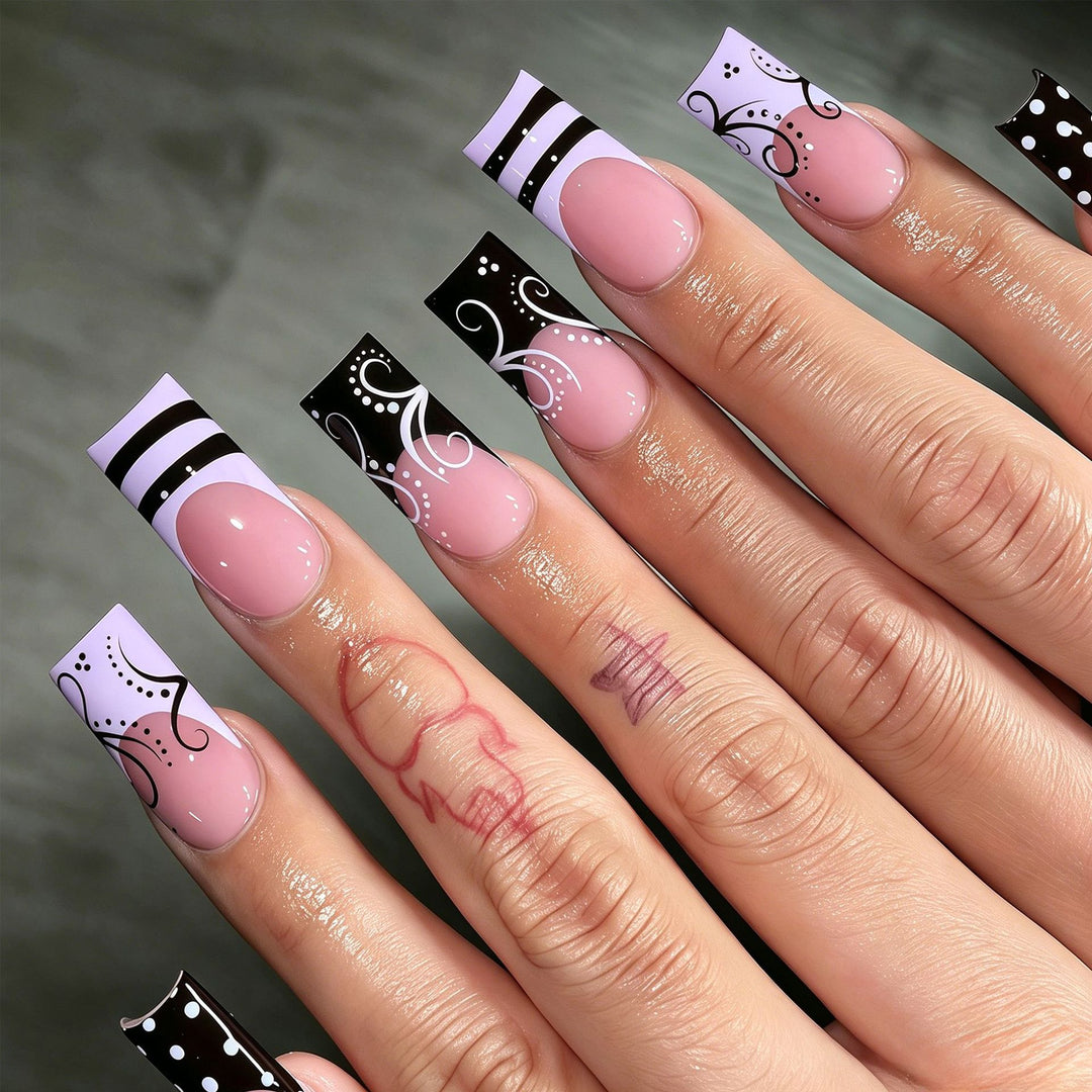 Dekorative lange Press-On Nagelkunst Tipps Karnz
