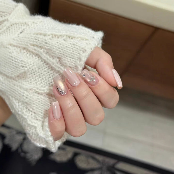 Elegante Press-On Nagelverlängerungen mit dekorativen Strass