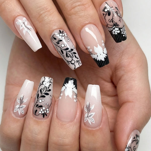 Elegantes blumeninspiriertes Aufklebenageldesign