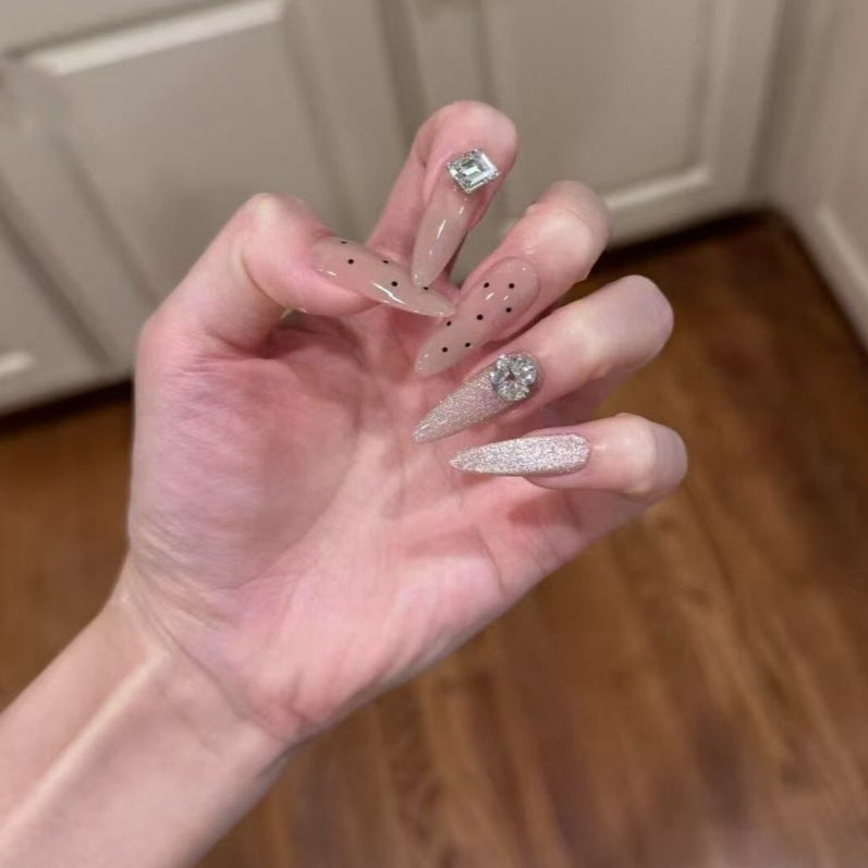 Dekorative Strass-Acryl-Nagelverlängerungen Karnz