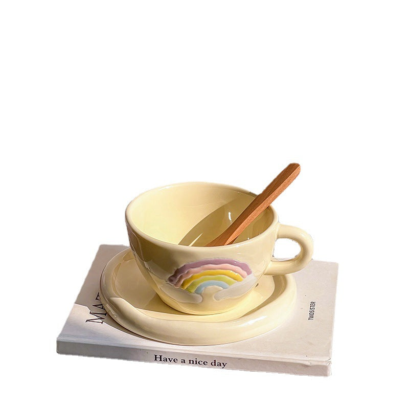 Steinzeug-Frühstücksbecher mit Unterteller und reliefiertem Regenbogenmotiv