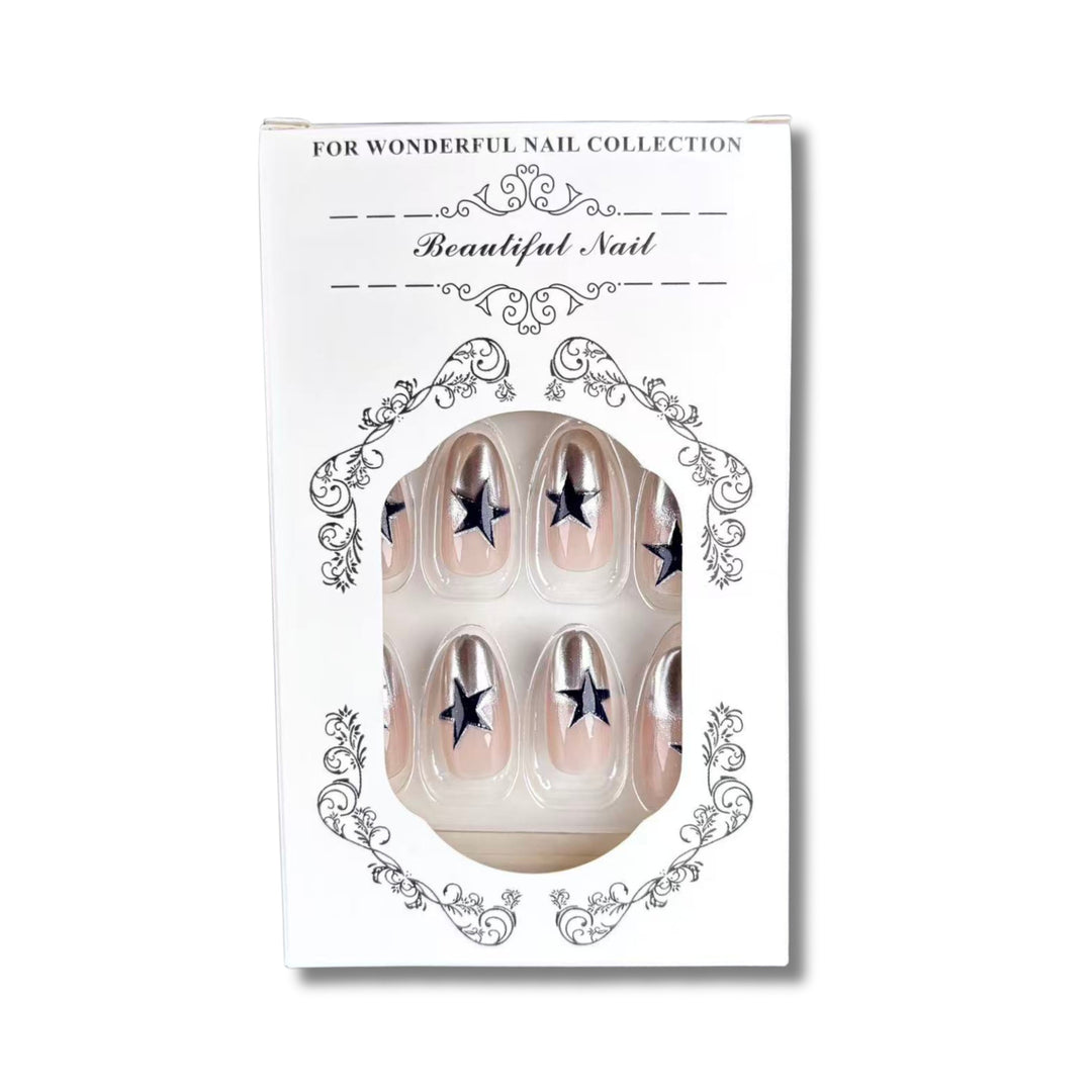 Elegante Sternmuster Press-On Nagelkunst