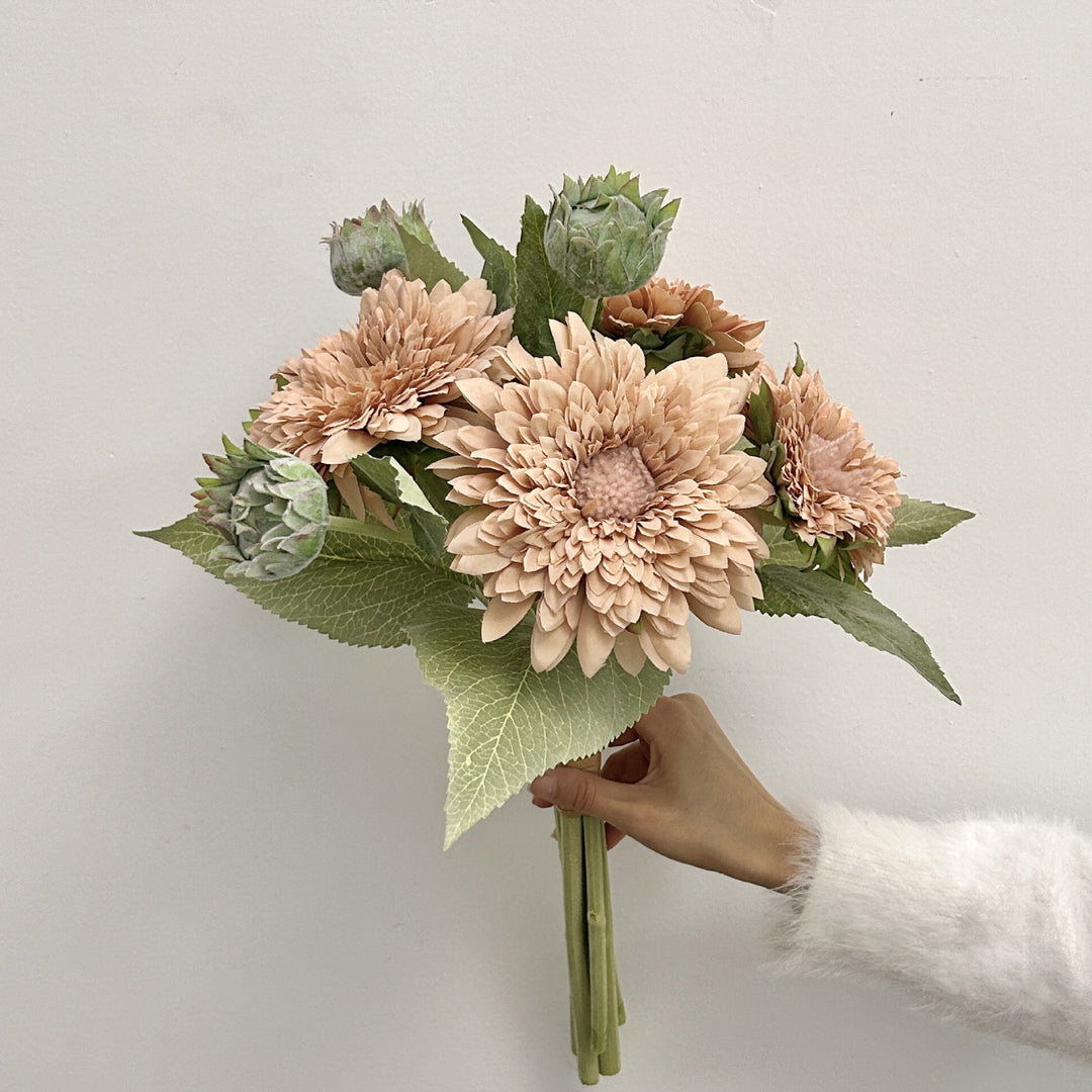 Künstlerischer Kunstblumenstrauß