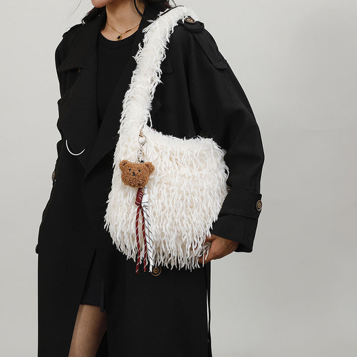Fluffige Fransenschultertasche