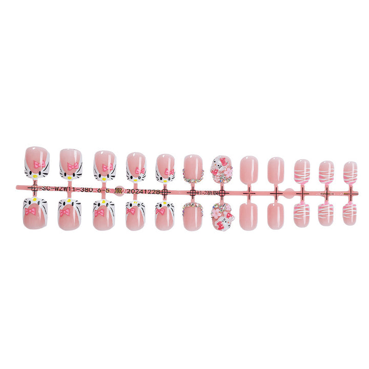 Künstlerisches Press-On Nagelset mit niedlichen Charakterdesigns Karnz
