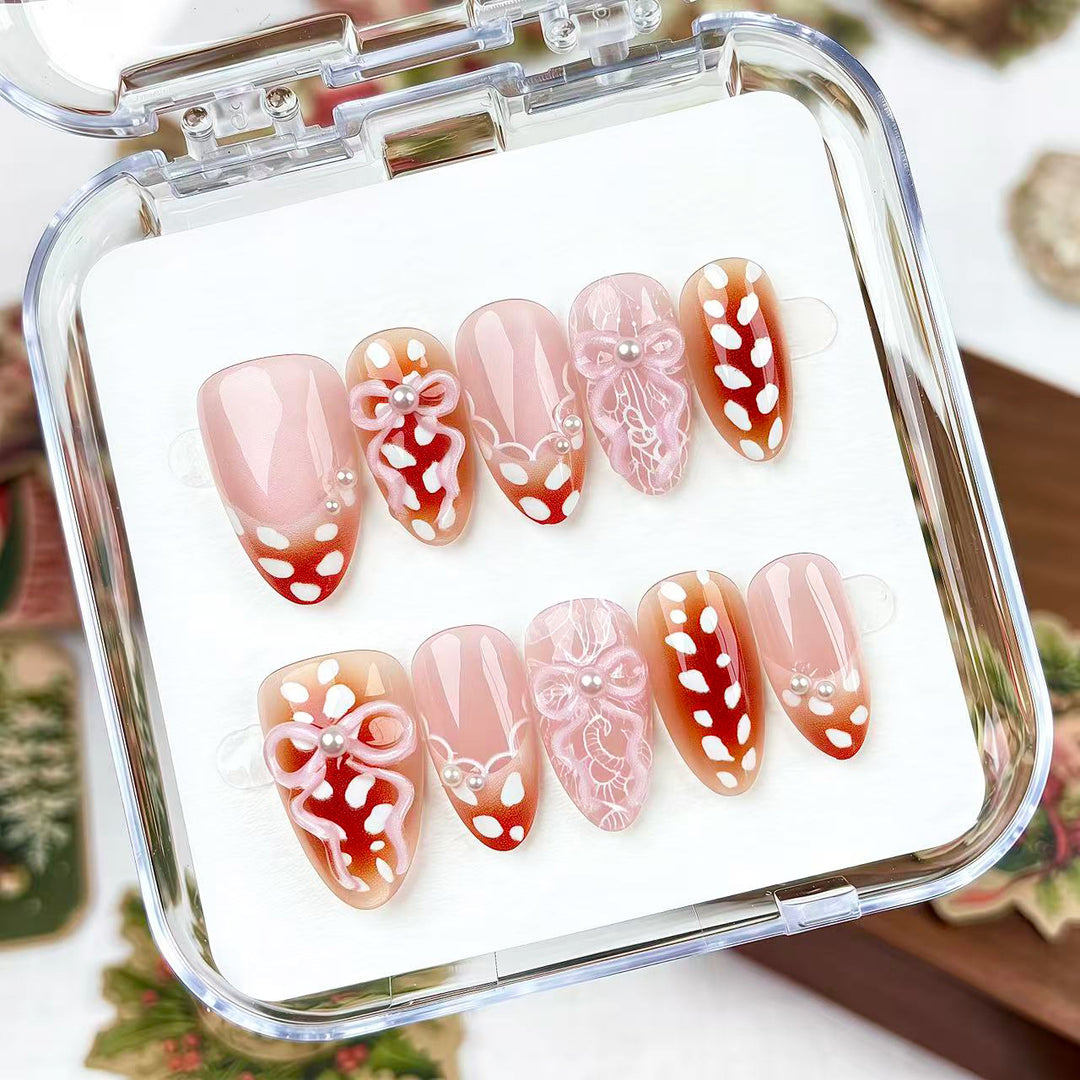 Dekoratives Press-On Nagelset mit floralen Verzierungen 1790746076