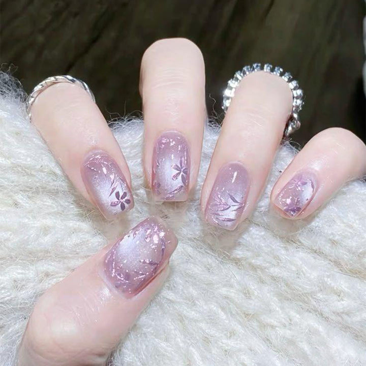Dekorative Nagelkunst Karnz