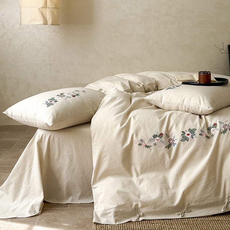 Bestickte Leinenmischung Bettwäsche Set mit gebundenem Saum und floralem Rand