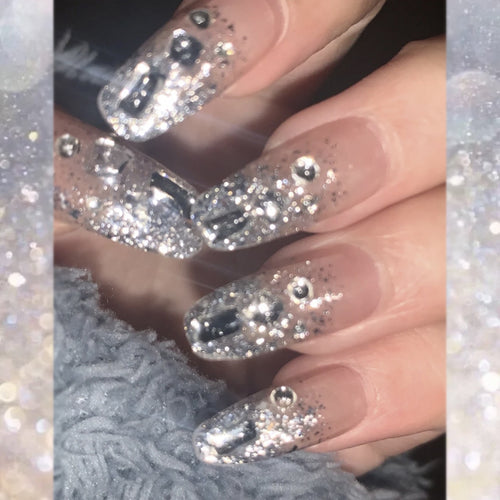 Glitzernde, mit Strass verzierte Press-On-Nagel-Set Karnz