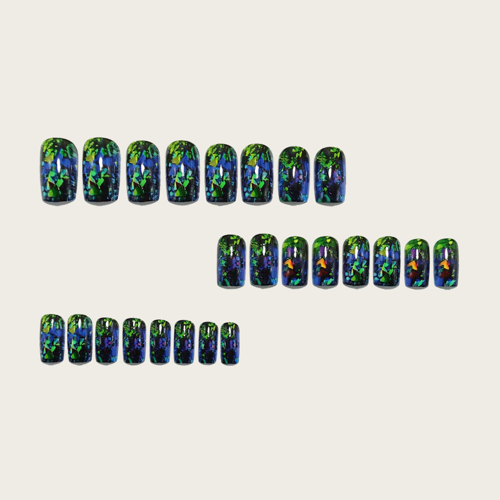 Kunstnägel mit Funkelndem Glitzer-Design und Holografischen Akzenten Karnz