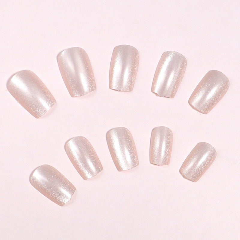 Verschönernde Press-On-Nagelset Karnz