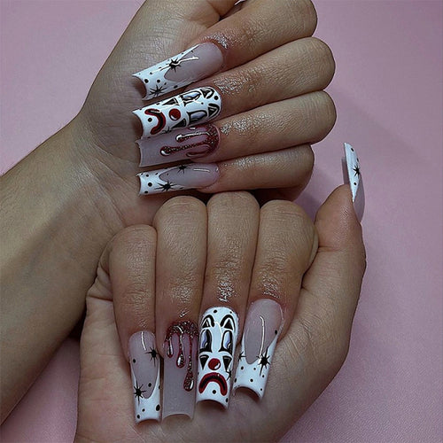 Kreatives Kunstnagelset mit gruseligen Halloween-Motiven Karnz