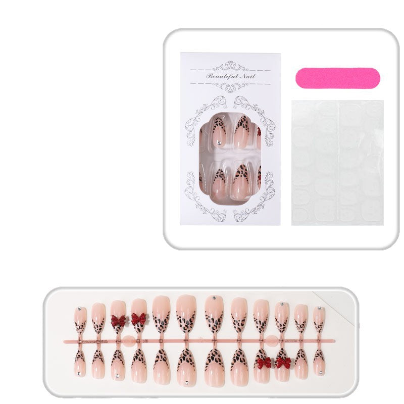 Elegantes Design Press-On Nagelspitzen Karnz