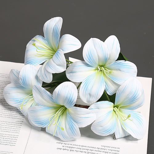 Dekoratives künstliches Blumenarrangement für Zuhause