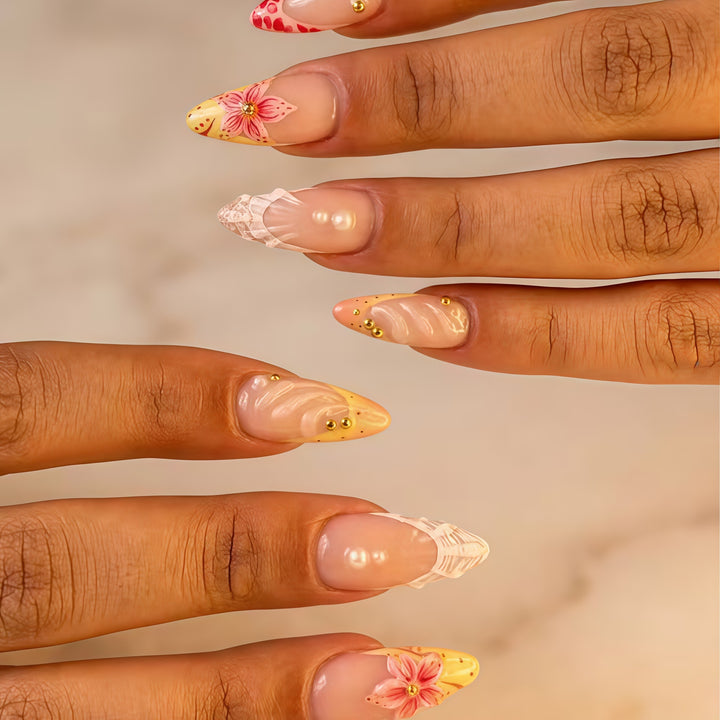 Blumenverzierte Press-On Nagelverlängerungen Karnz