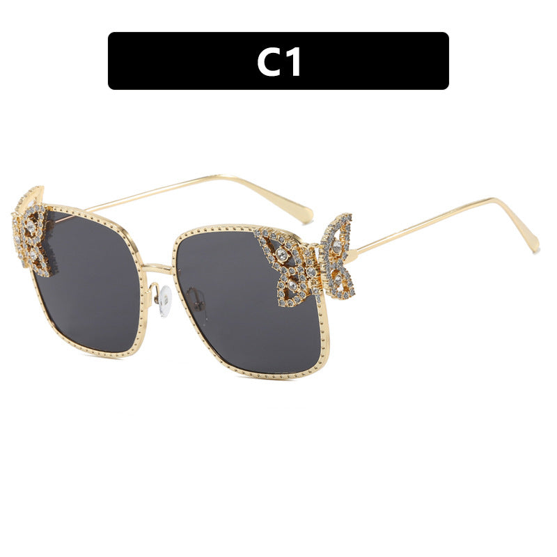 Damen extravagante Brille mit funkelnden Akzenten Karnz
