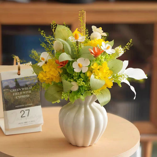 Lebensechter Blumen-Mittelpunkt für die dekorative Gestaltung des Wohnraums