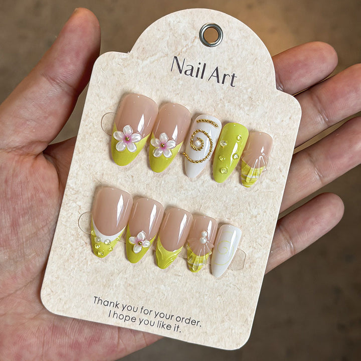 Künstlerisch gestaltetes Press-On Nagelset Karnz