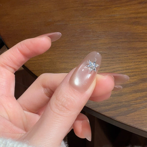 Elegante Nagelkunst Karnz