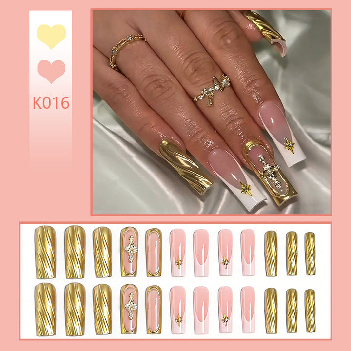 Glamouröses Kunstnagel-Set Karnz