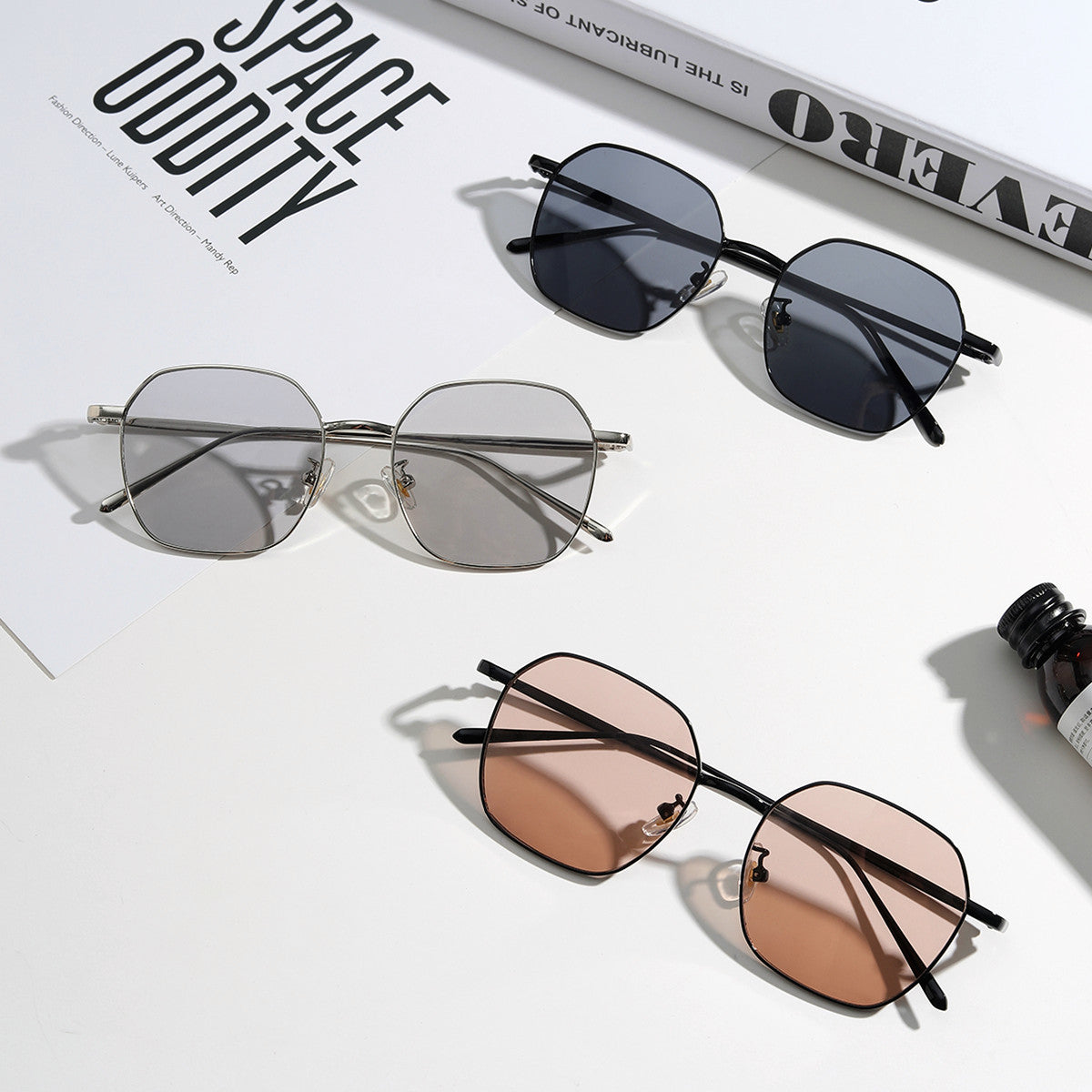 Damen geometrische Sonnenbrille mit modernem Metallrahmen Karnz