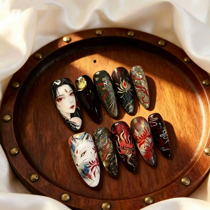 Dekorative Nagelkunst Karnz