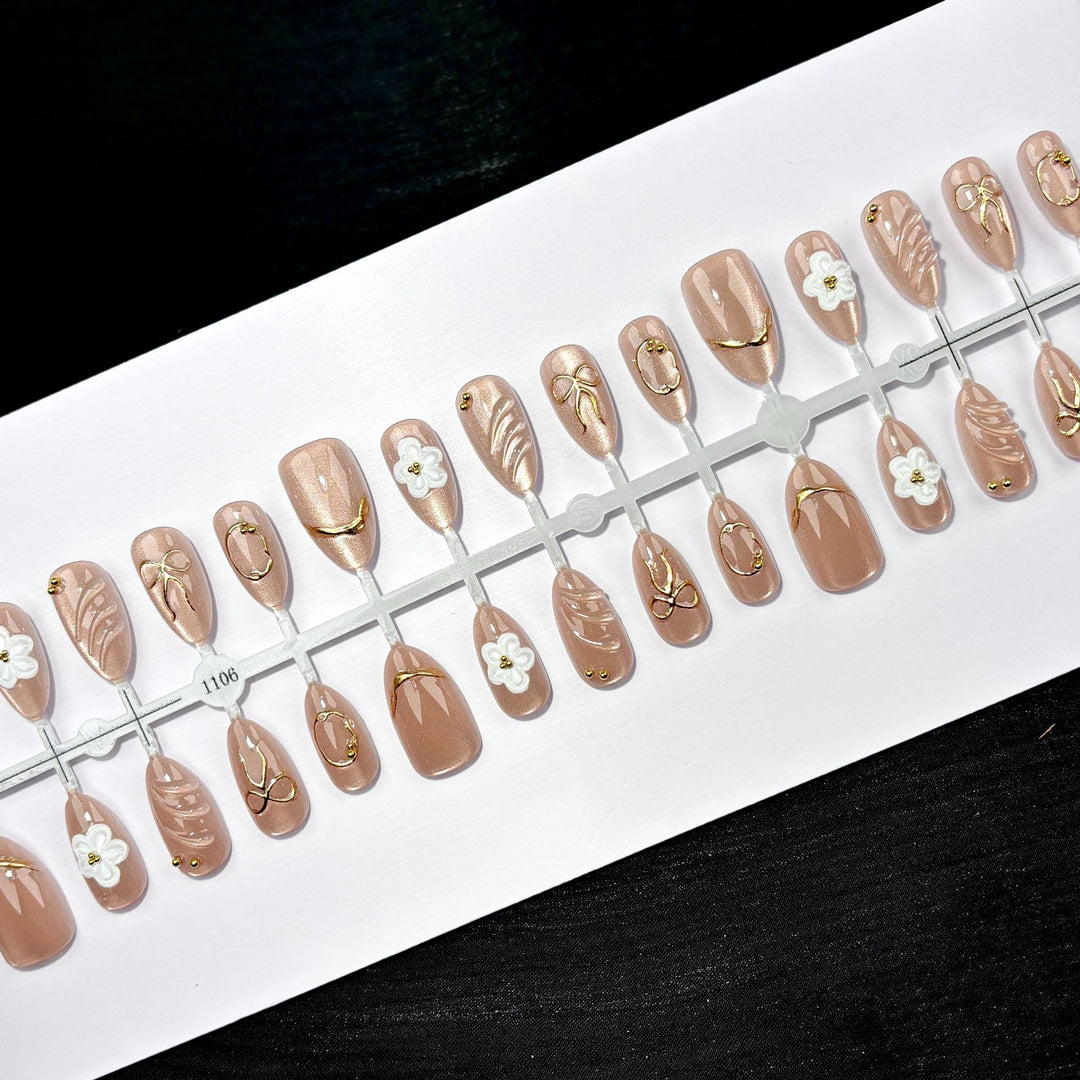 Blumenmuster Elegantes Press-On Nagelset