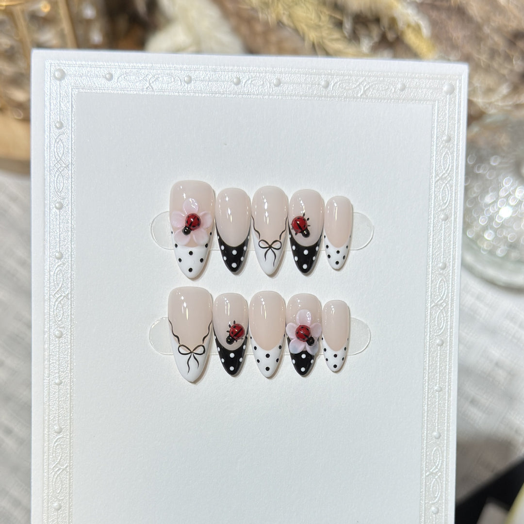 Wiederverwendbares Press-On Nagelset Karnz
