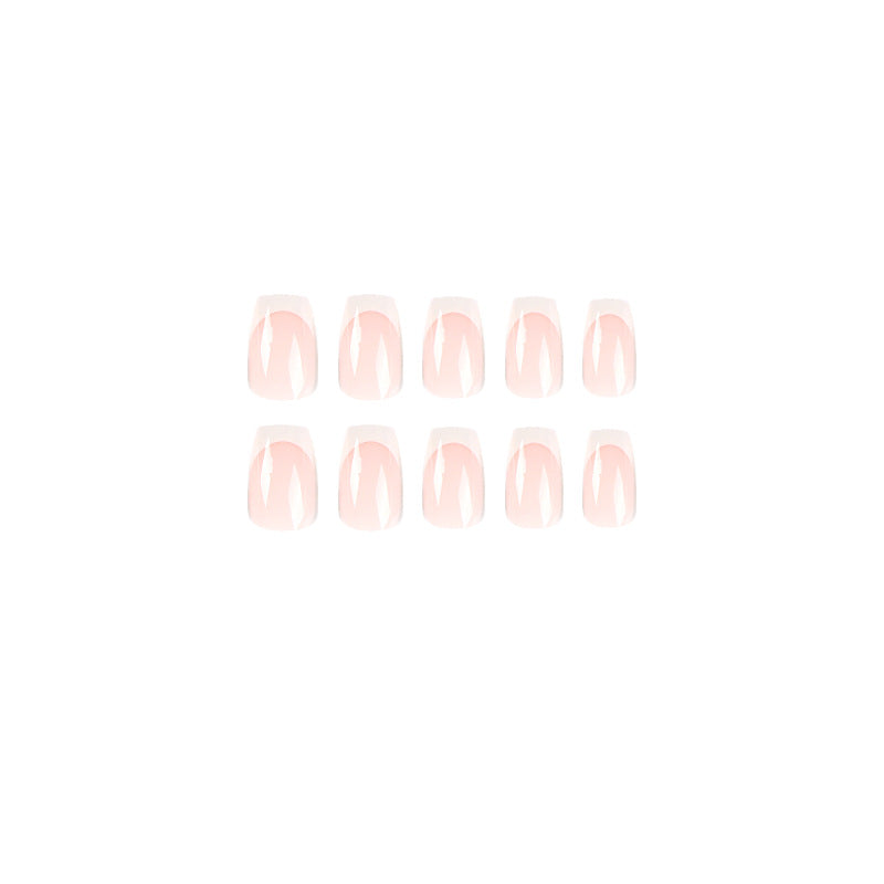 Elegante Nagelverlängerungen mit französischem Design Karnz