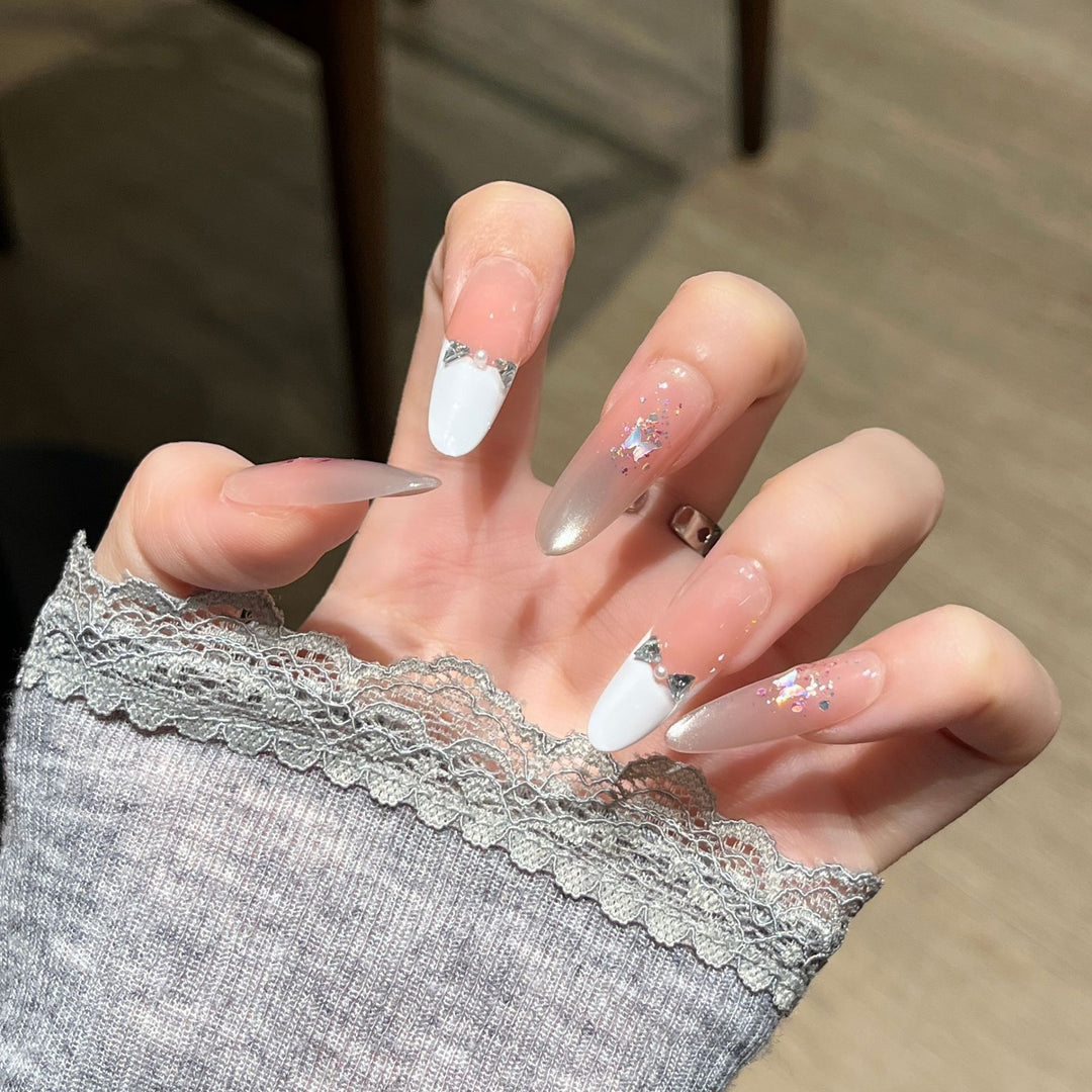 Dekorative Stiletto Press-On Nägel Karnz