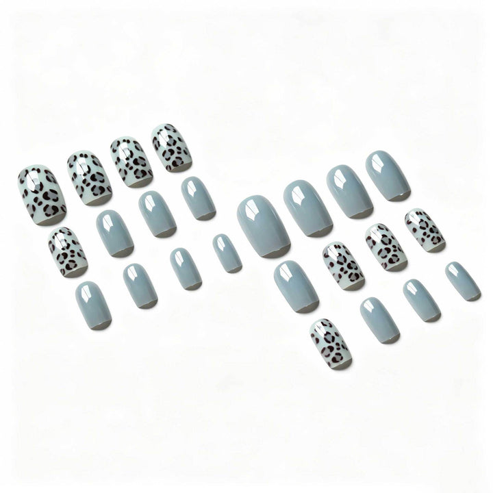 Stilvolles Tierdruck-Nagelkunst