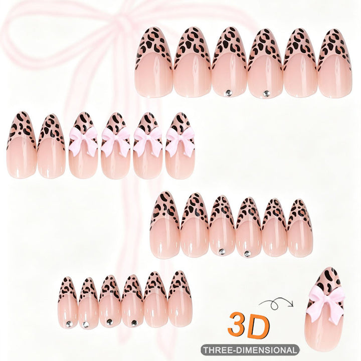 Stylische Tierdruck Press-On Nagelspitzen Karnz
