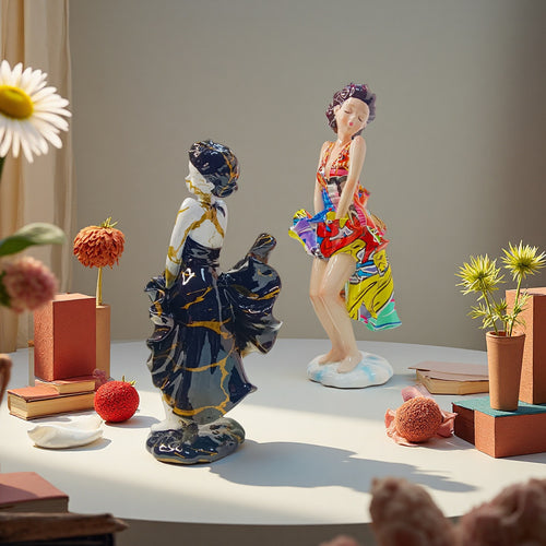 Kunstvolle Figur mit Stranddesign Karnz