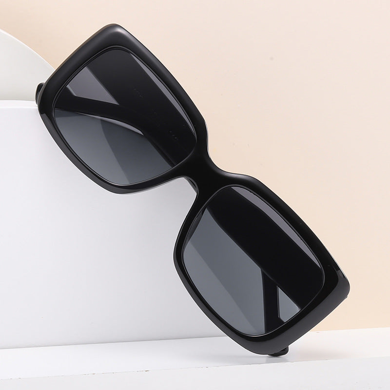 Damen modische quadratische Sonnenbrille mit transparentem Rahmen und innovativem Design Karnz