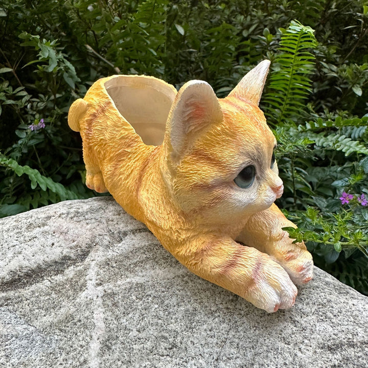 Dekorative Katze mit Pflanzenübertopf Karnz