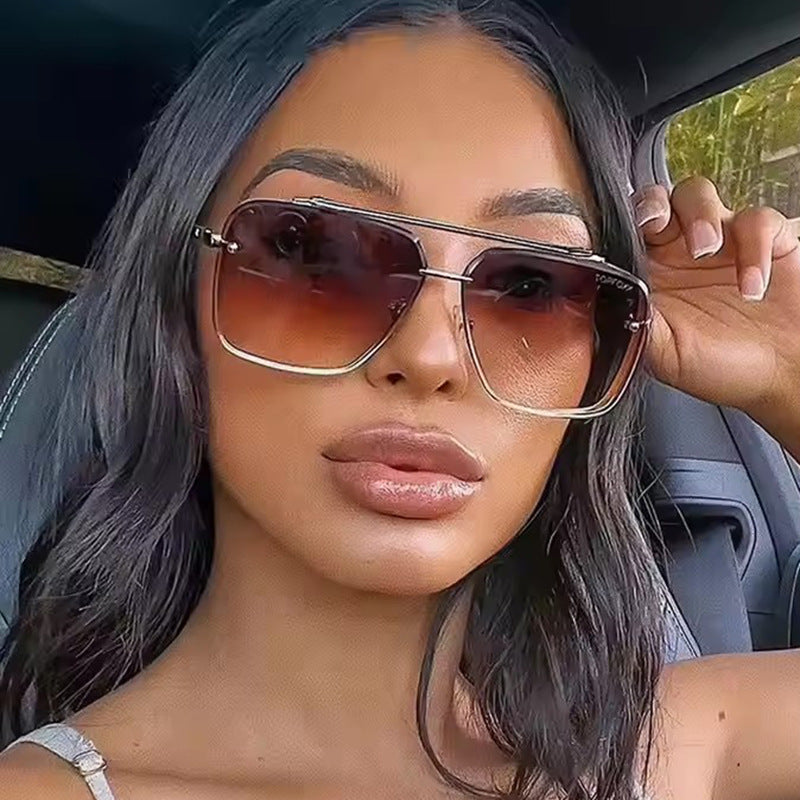 Damen quadratische Sonnenbrille mit schützenden Gläsern und modernem Metallrahmen Karnz