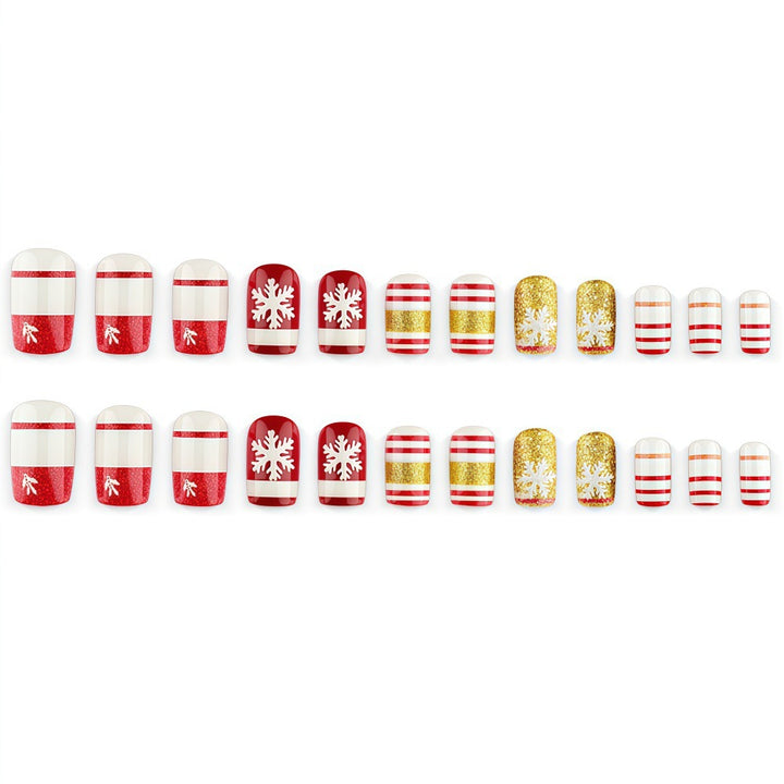 Kunstnägel im festlichen Weihnachtsdesign Karnz