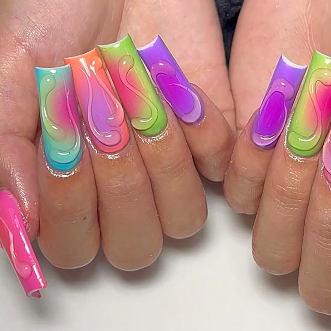 Künstlerische Ombre Nagelverlängerungen Karnz