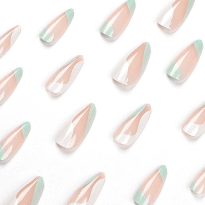 Künstliche Nagelverlängerungen mit stilvollem Design Karnz