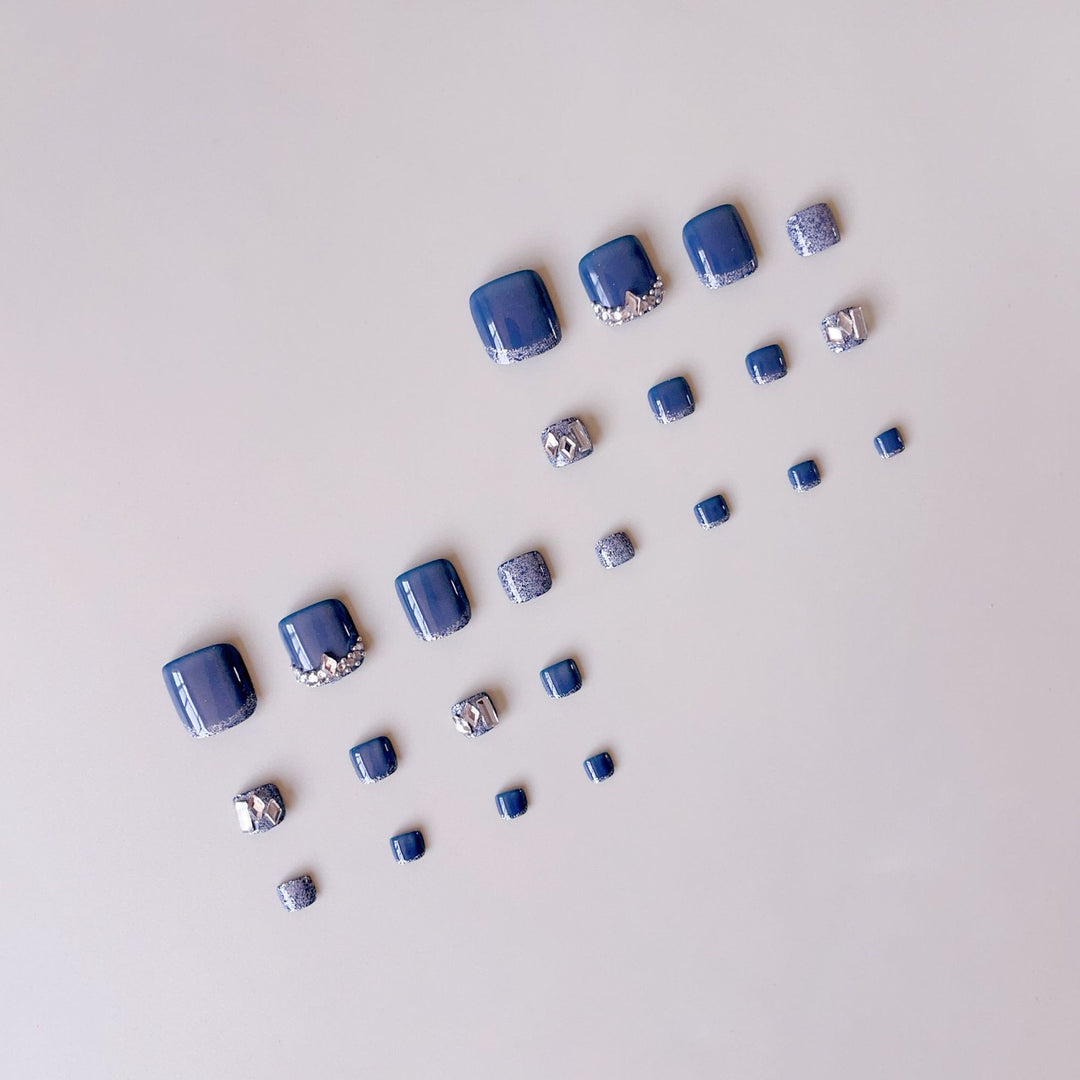 Kunstnagelset mit stilvollen 3D-Akzenten Karnz