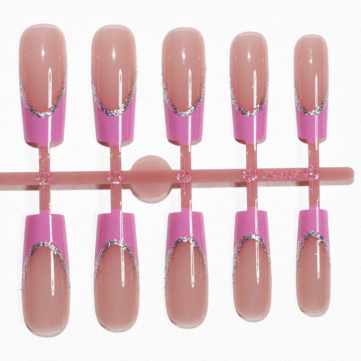 Premium Kunstnagel Set mit eleganter Verzierung Karnz