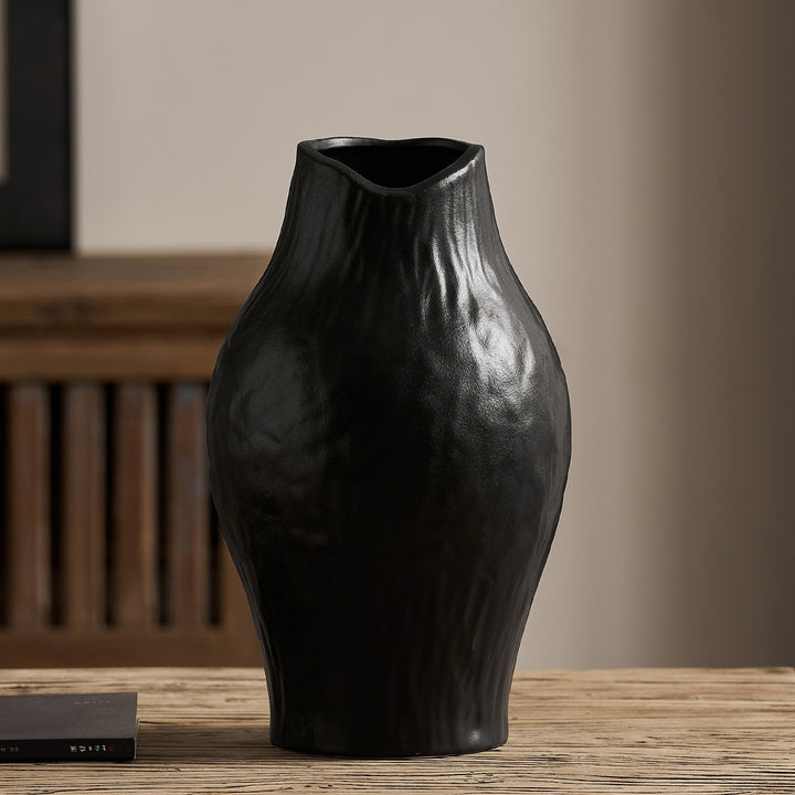 Elegante und moderne Keramikvase Karnz